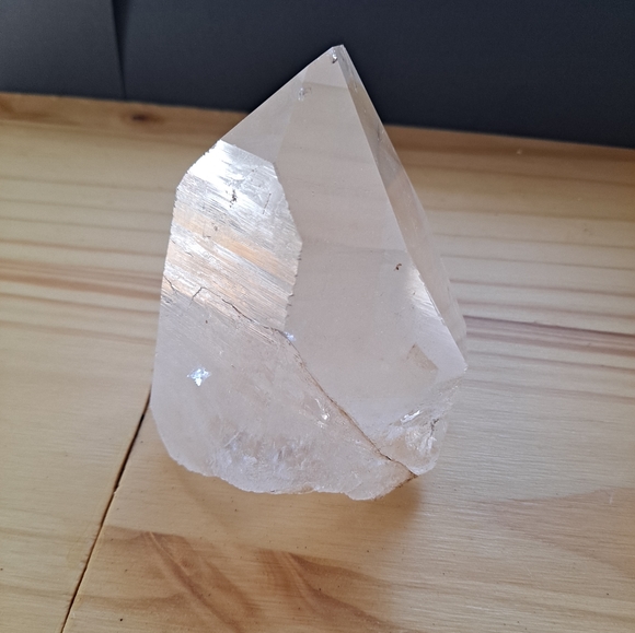 Beautiful Clear Quartz Crystal Point - Picture 6 of 10